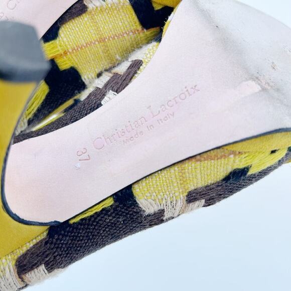 Christian Lacroix Tweed Embroidered Yellow Pumps Heels Woven Round Toe Size 6.5 - Picture 8 of 9